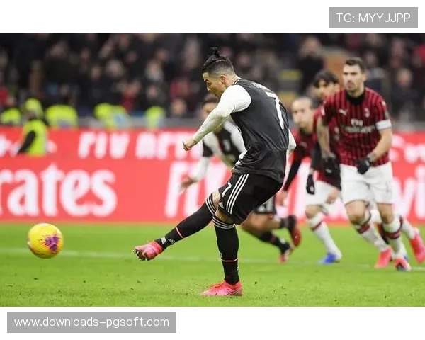 法国名宿卡伦布、意大利名宿马特拉齐出席世界杯附加赛抽签仪式