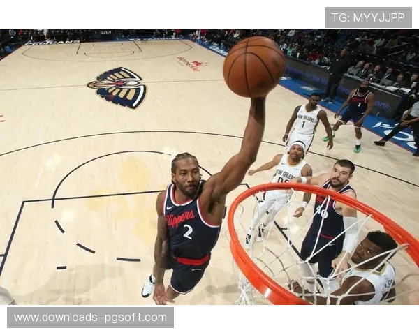 快船队记揭秘伦纳德左膝挫伤：对阵活塞遭两次撞击所致