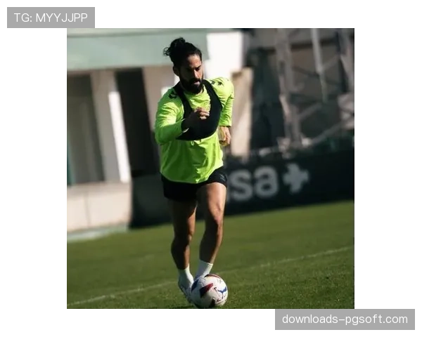 瓦伦西亚迎战皇家贝蒂斯，巴拉哈如何应对伊斯科的“古典前腰”式组织核心。