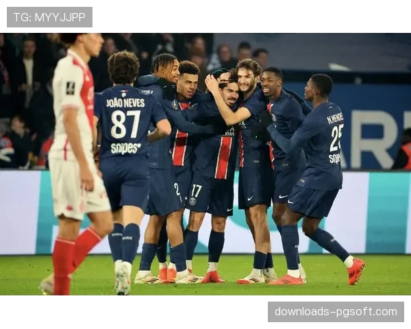 巴黎圣日耳曼客场战胜里昂，继续以8分优势领跑积分榜